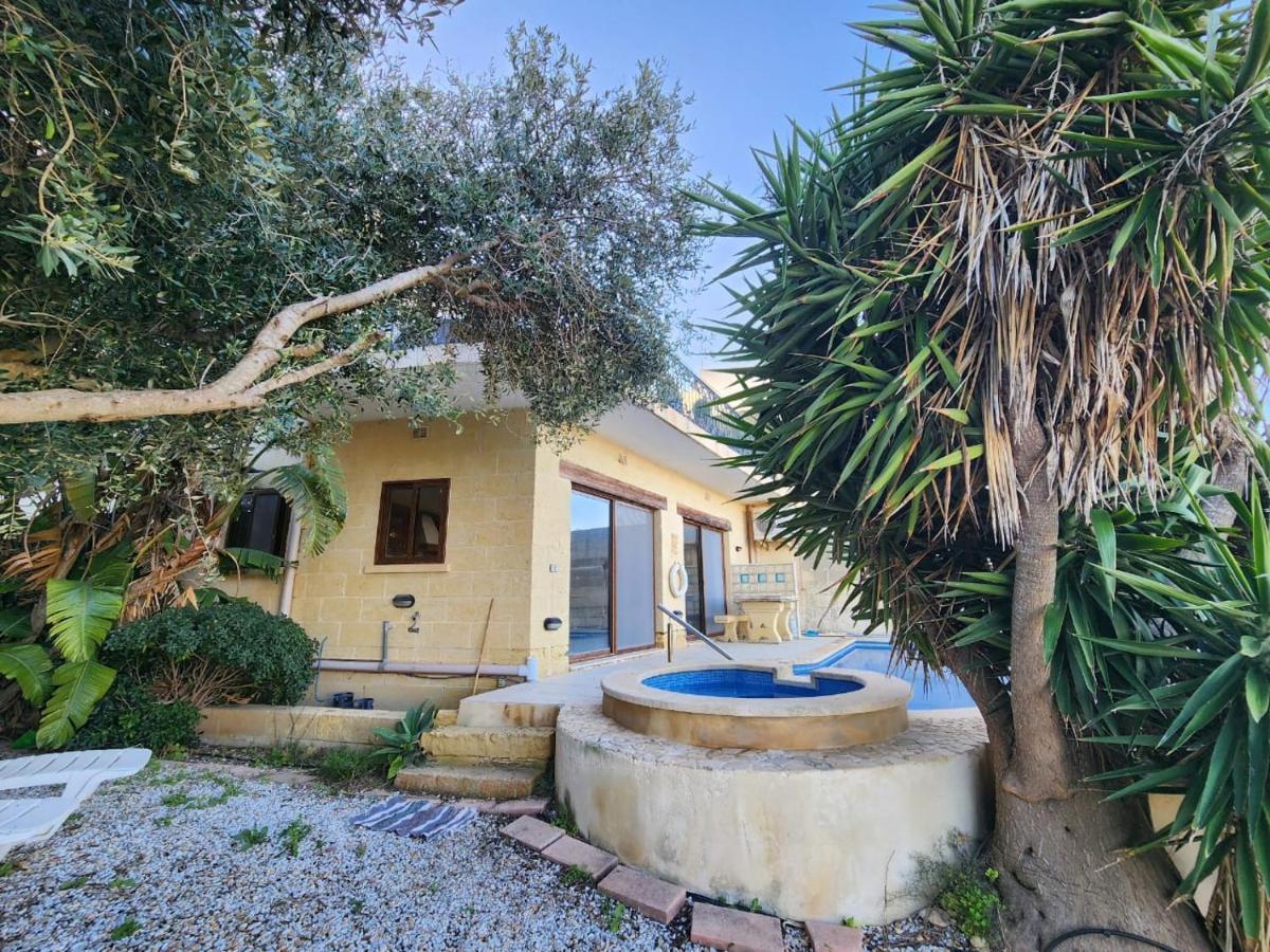 Gozo Island Escape Sleeps 4 With Private Bathroom Ghajn il-Kbira  エクステリア 写真