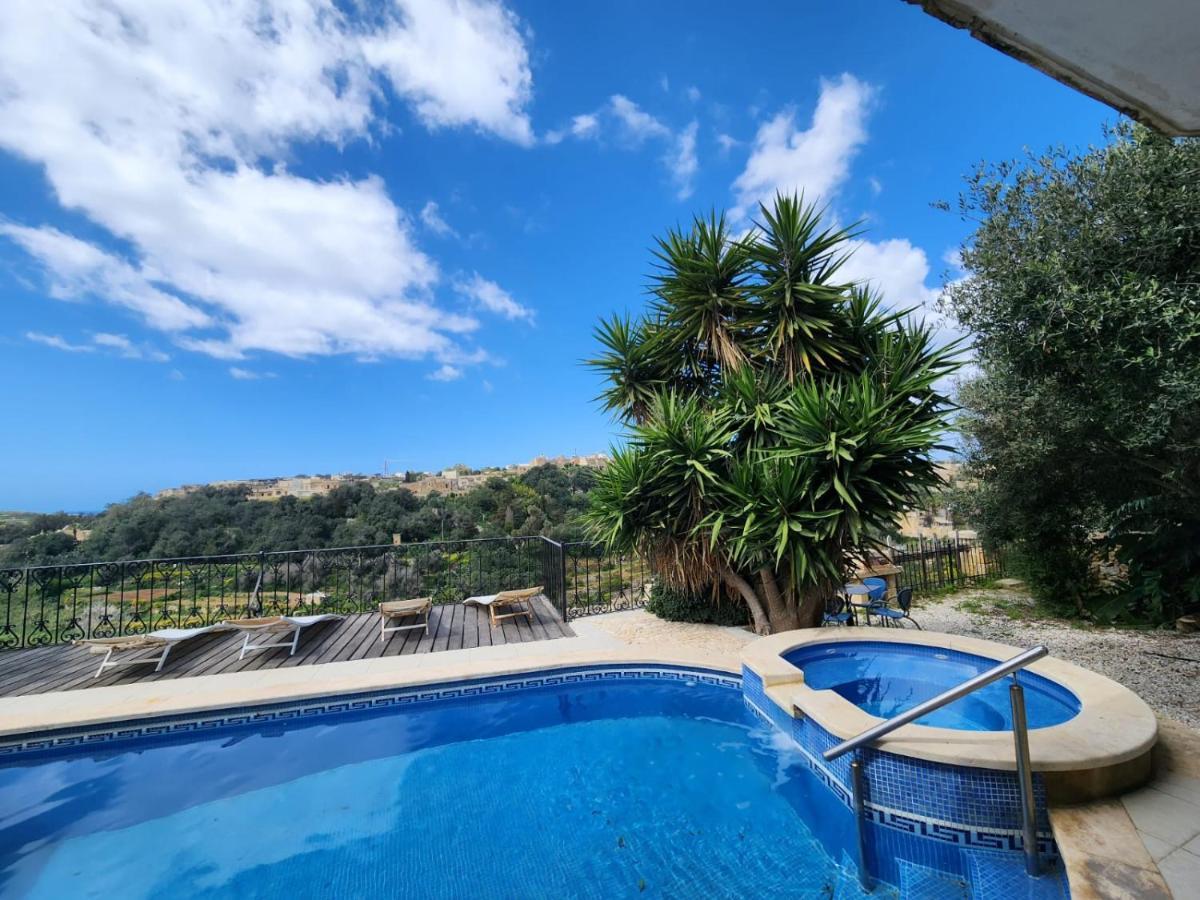 Gozo Island Escape Sleeps 4 With Private Bathroom Ghajn il-Kbira  エクステリア 写真