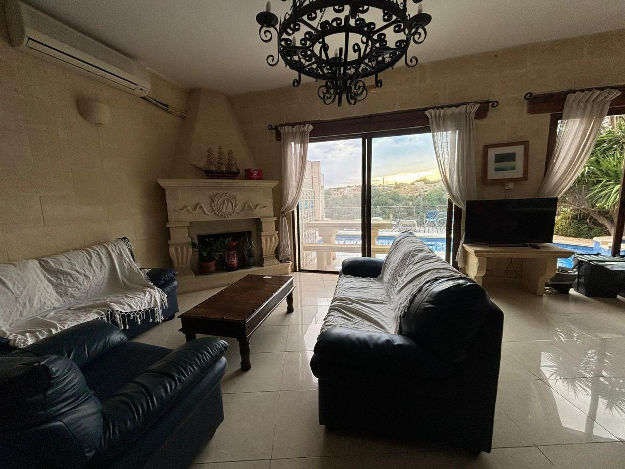Gozo Island Escape Sleeps 4 With Private Bathroom Ghajn il-Kbira  エクステリア 写真