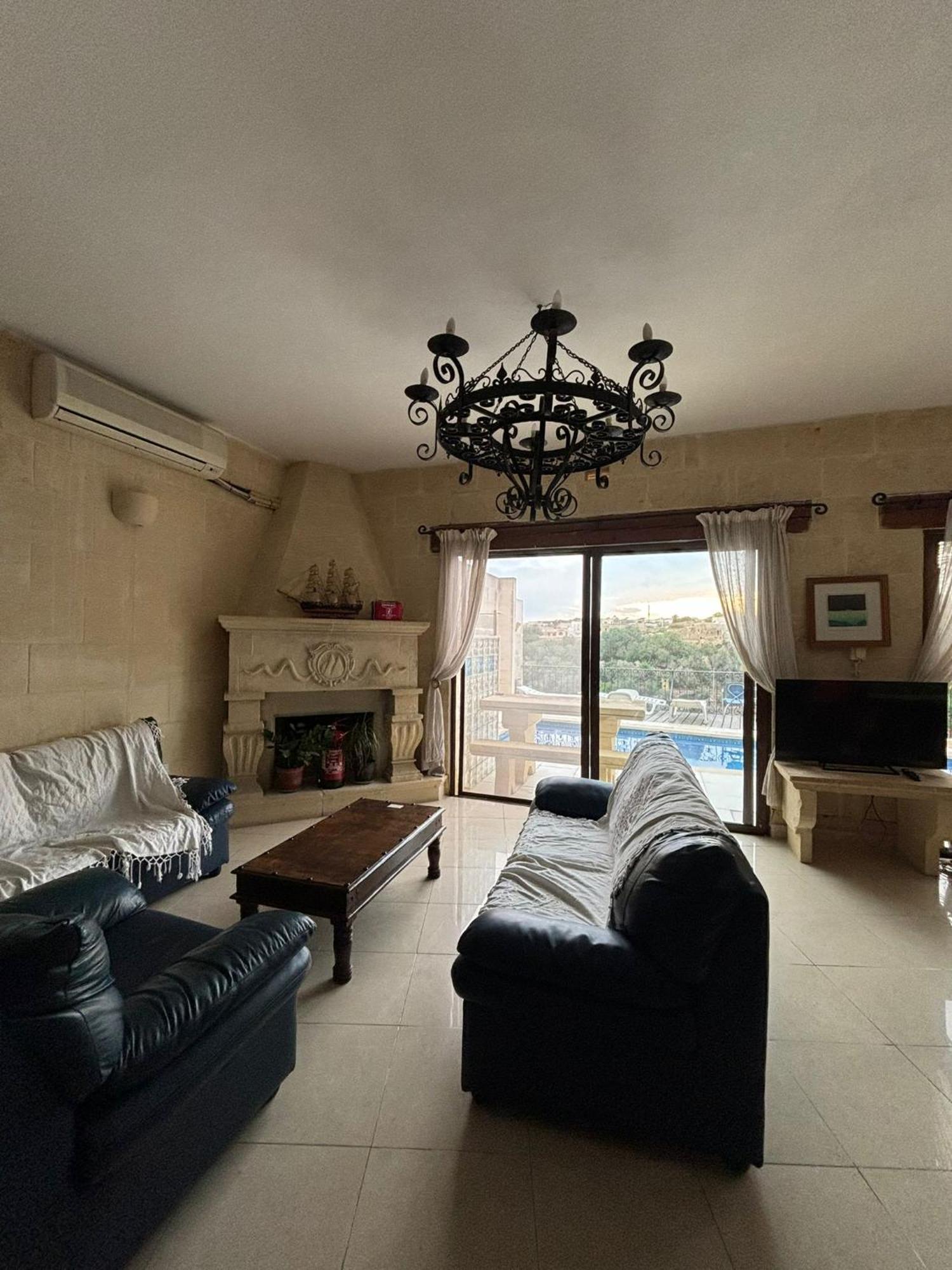 Gozo Island Escape Sleeps 4 With Private Bathroom Ghajn il-Kbira  エクステリア 写真