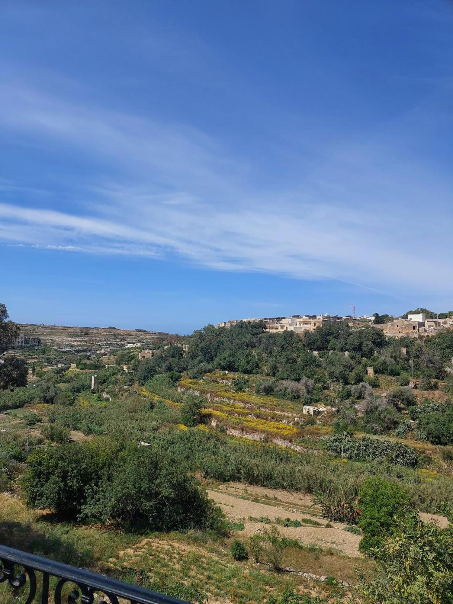 Gozo Island Escape Sleeps 4 With Private Bathroom Ghajn il-Kbira  エクステリア 写真